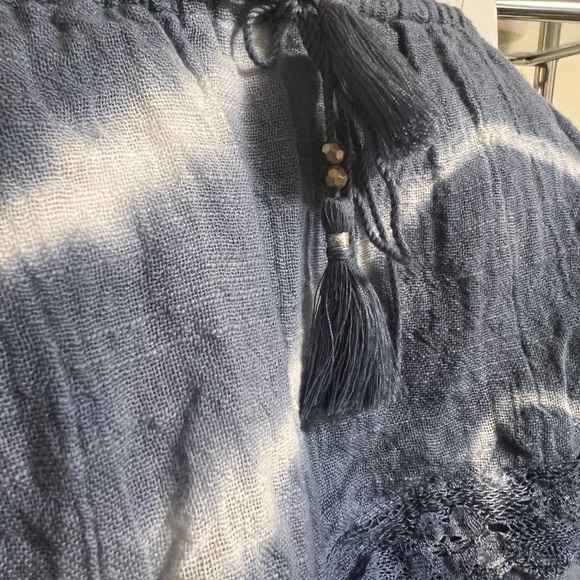 NWT - American Eagle Outfitters Blue and white tie-dye tube top - Picture 2 of 6